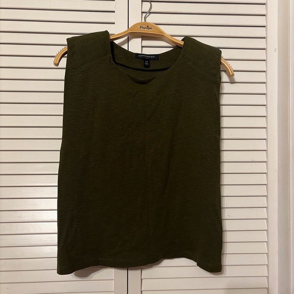 Banana Republic Olive Green Sleeveless Crewneck Top With Shoulder Pads